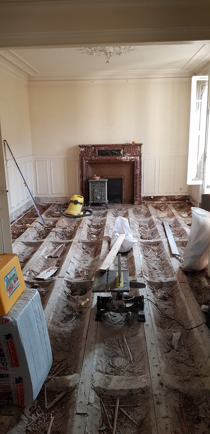 Parquet retiré dans un appartement