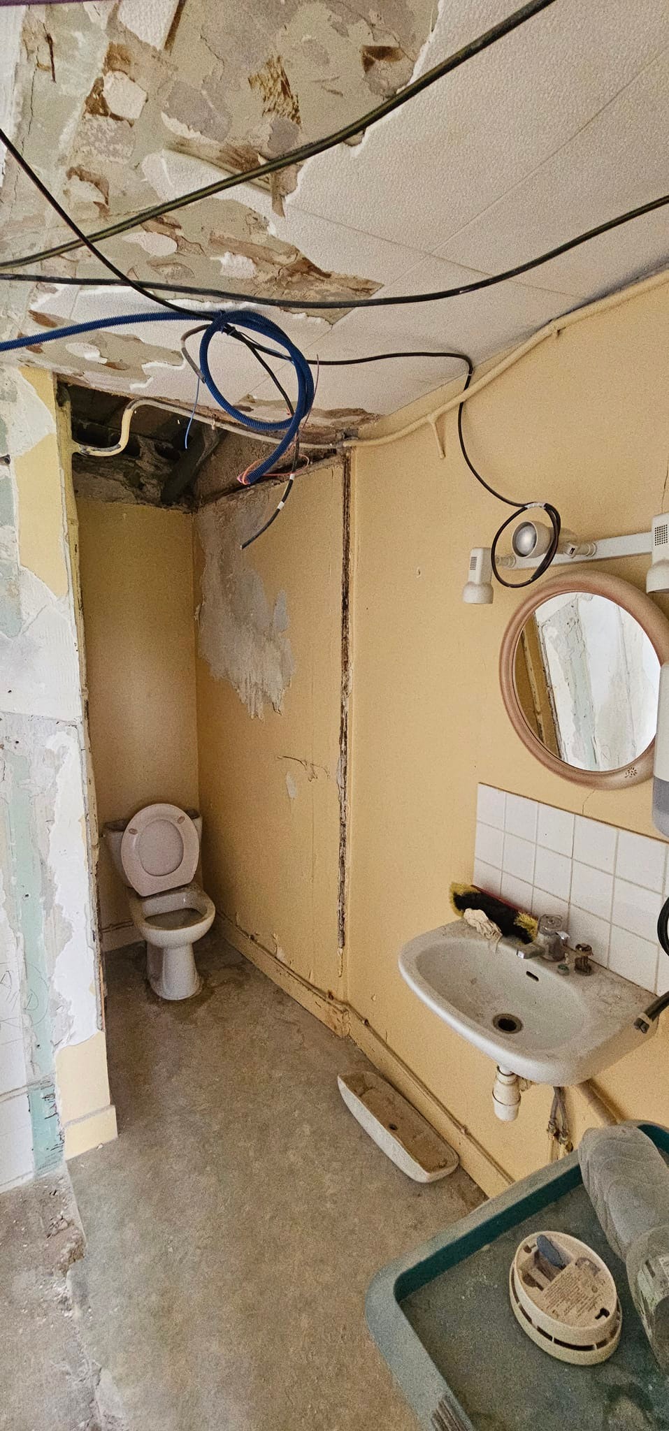 Toilettes rénovées dans le 95