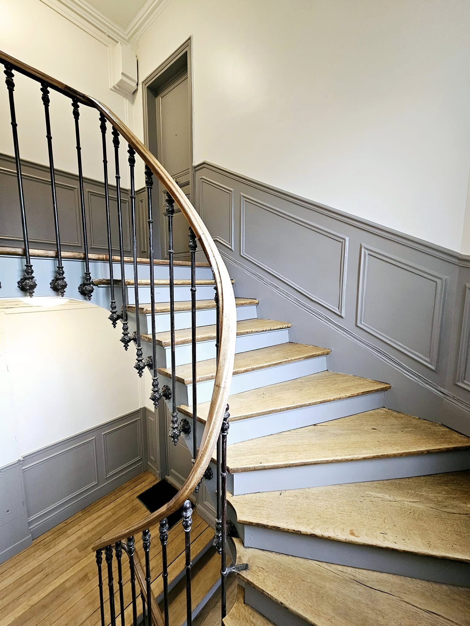 Cage d'escalier rénovée
