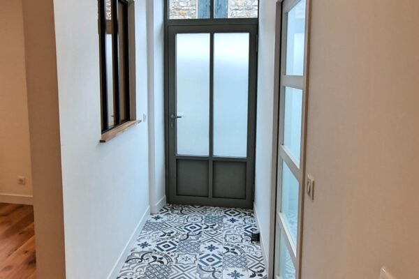 Pose carrelage entrée – Appartement Auvers
